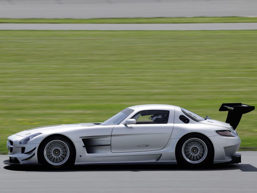  Mercedes-Benz SLS AMG GT3 2010 года  (фото 34 из 47)